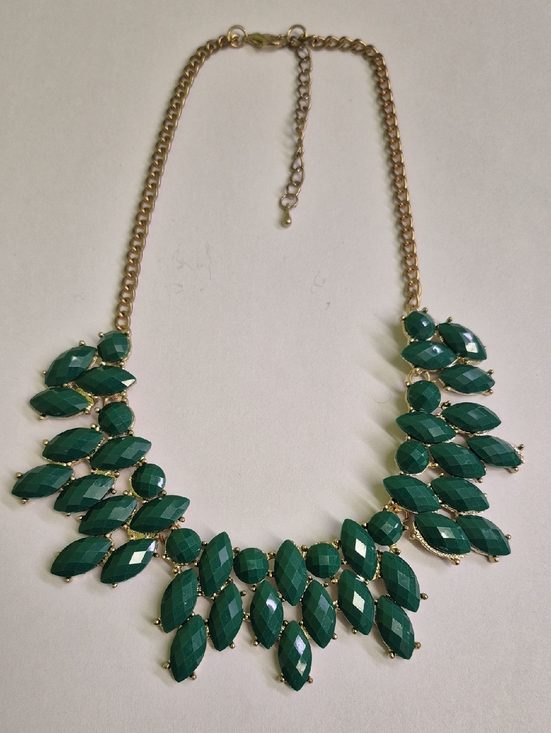 Jewelry - Gold-Chain Emerald Green Statement Necklace - Women Jewelry